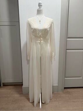 Shadowline Ivory Lace Peignoir Bridal Robe Size M